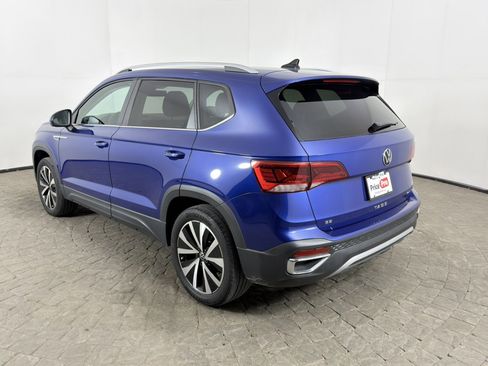 Used 2023 Volkswagen Taos SE AWD/4WD image 4