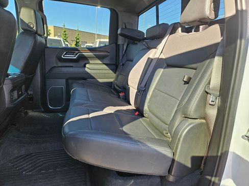 Used 2023 Chevrolet Silverado 1500 LT Trail Boss w/ LT Trail Boss Premium Package AWD/4WD image 28