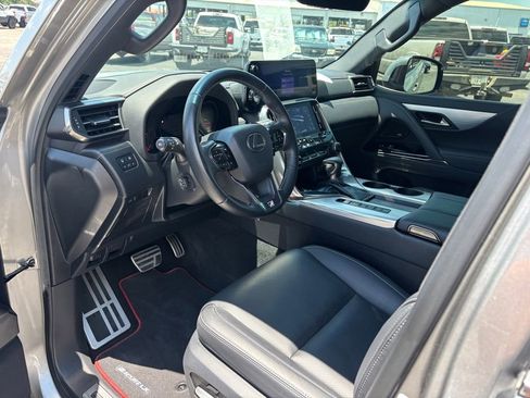 Used 2023 Lexus LX 600 F Sport w/ Accessory Package (Z1) AWD/4WD image 8
