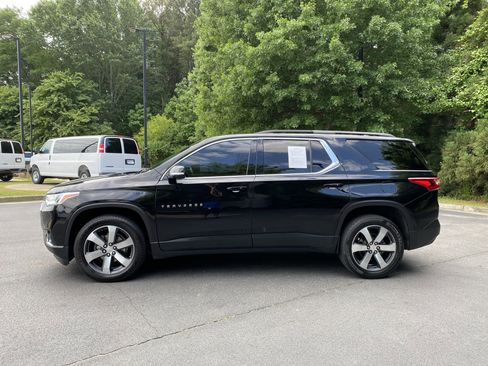 Used 2020 Chevrolet Traverse LT w/ LT Premium Package FWD image 6