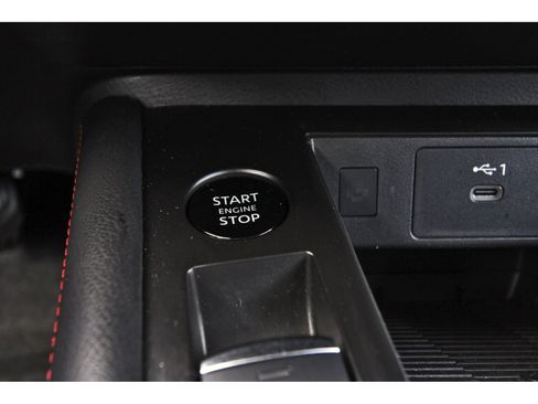 Certified 2025 Nissan Kicks SR FWD image 28
