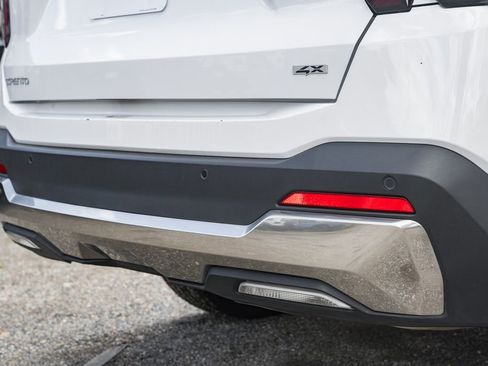 Used 2024 Kia Sorento S image 8