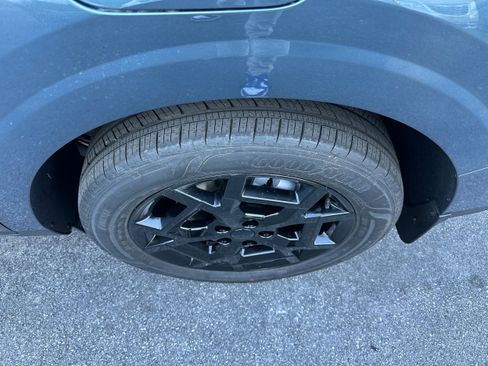 New 2026 Kia Carnival SX image 9