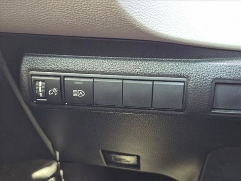 Certified 2022 Toyota Corolla LE FWD image 11