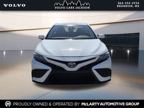 Used 2024 Toyota Camry SE FWD image 2