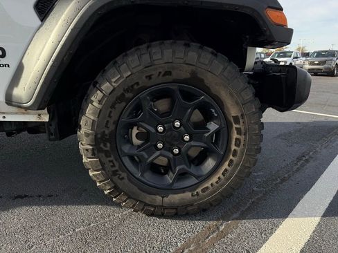 Used 2023 Jeep Gladiator Sport w/ Trailer Tow Package image 33