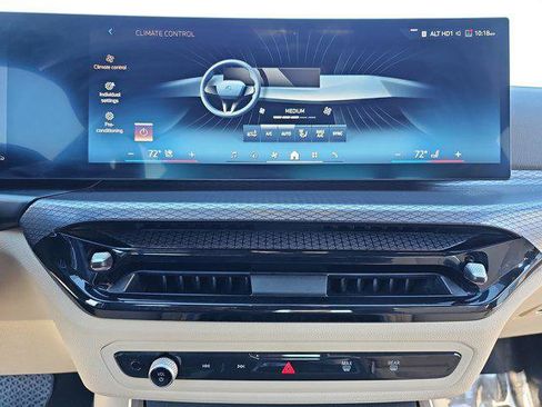 Used 2025 BMW 330i xDrive xDrive w/ M Sport Package image 24