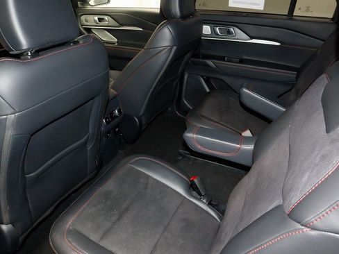 Certified 2025 Ford Explorer ST image 21