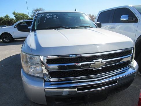 Used 2010 Chevrolet Silverado 1500 LS image 2