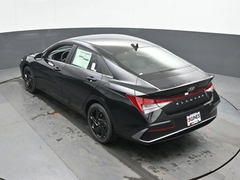 New 2026 Hyundai Elantra SEL Sport Premium FWD image 37