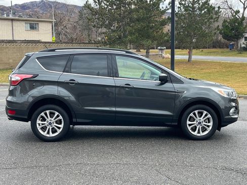 Used 2018 Ford Escape SE w/ Ford Safe & Smart Package image 6