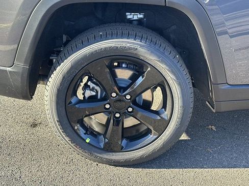 New 2025 Jeep Grand Cherokee L Limited image 17