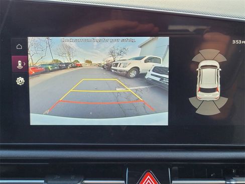 Used 2023 Kia Niro SX image 17