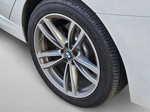 Used 2018 BMW 640i Gran Turismo xDrive w/ M Sport Package image 11