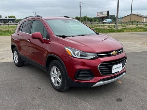 Used 2018 Chevrolet Trax LT w/ LT Convenience Package AWD/4WD image 29