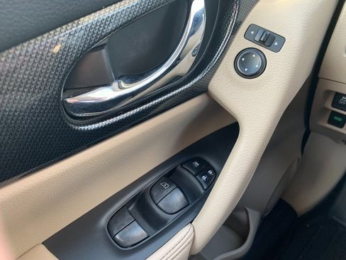 Used 2016 Nissan Rogue SL w/ SL Premium Package image 22