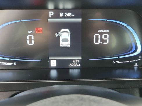 Certified 2025 Hyundai Elantra Sport w/ Cargo Package image 10