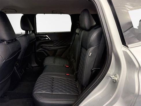 Used 2024 Mitsubishi Outlander SEL image 23