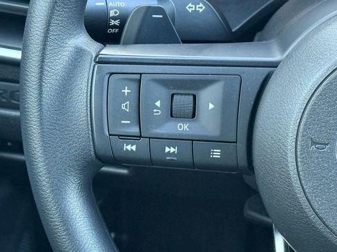 Used 2023 Nissan Rogue S image 14