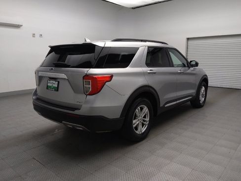 Used 2020 Ford Explorer XLT w/ Equipment Group 202A image 9