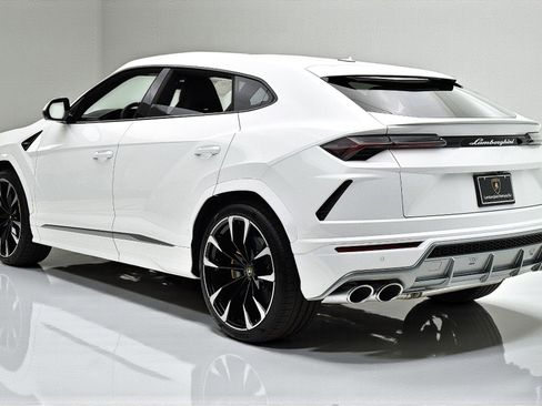 Used 2021 Lamborghini Urus image 6