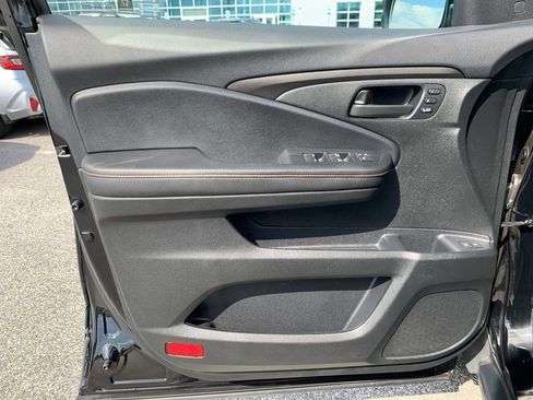 Used 2025 Honda Passport TrailSport image 16