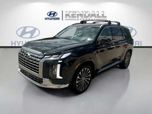 Used 2023 Hyundai Palisade Calligraphy FWD image 3