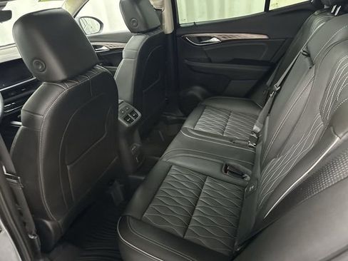 Used 2022 Buick Envision Avenir w/ Technology Package II FWD image 16