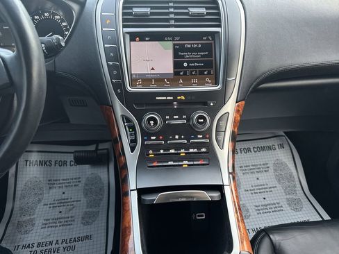 Used 2018 Lincoln MKX Select w/ Select Plus Package image 28