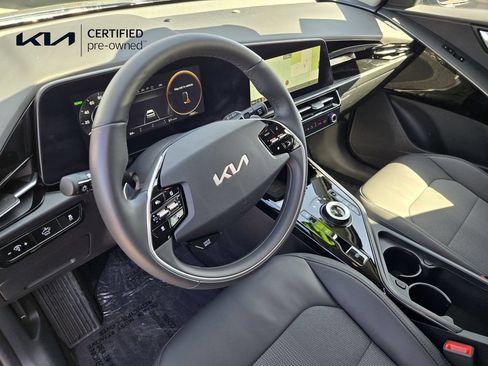 Certified 2024 Kia Niro Wind FWD image 11