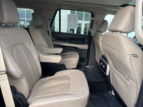 Used 2024 Ford Expedition Limited image 20