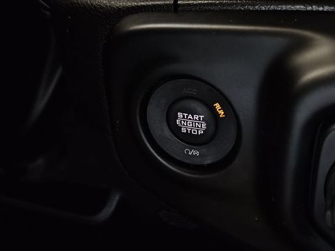 Used 2022 Jeep Gladiator Sport AWD/4WD image 18