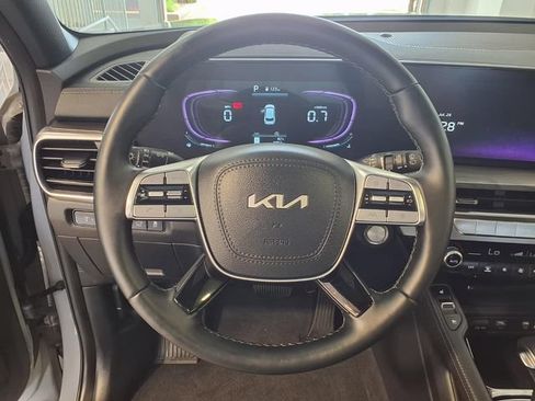 Used 2025 Kia Telluride AWD image 8