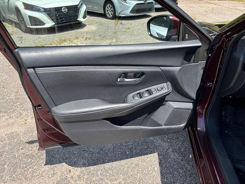 Used 2025 Nissan Sentra SV FWD image 18