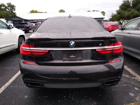 Used 2019 BMW 750i w/ Executive Package RWD image 4