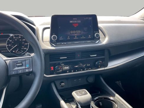 Used 2024 Nissan Rogue SV FWD image 7