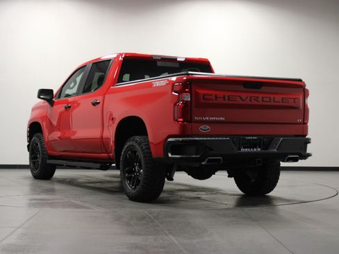 Used 2021 Chevrolet Silverado 1500 LT Trail Boss w/ Convenience Package II AWD/4WD image 6