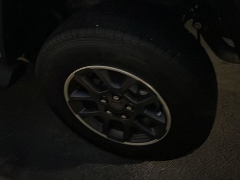 Used 2022 Jeep Gladiator Overland w/ Popular Equipment Package image 10