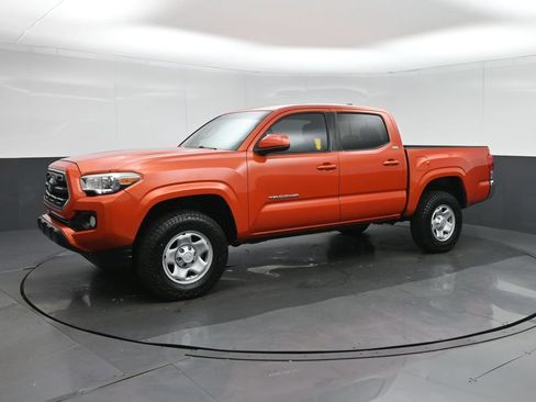 Used 2016 Toyota Tacoma SR5 w/ Towing Package RWD image 3