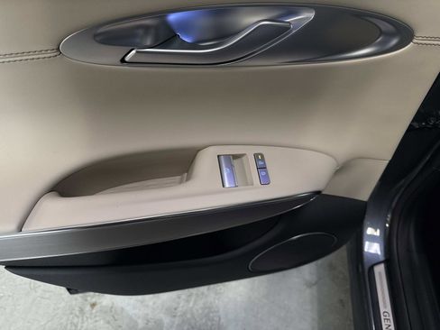 New 2026 Genesis GV70 2.5T Select image 12