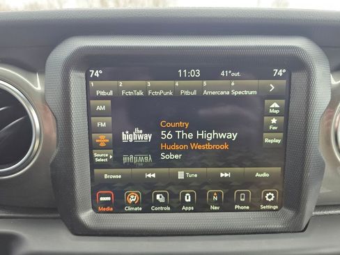 Used 2021 Jeep Wrangler Unlimited Sahara w/ Uconnect 4C Nav & Sound Group AWD/4WD image 18