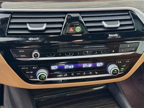 Used 2019 BMW 530i xDrive image 14