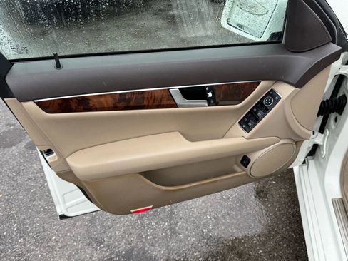 Used 2012 Mercedes-Benz C 250 Sedan image 7