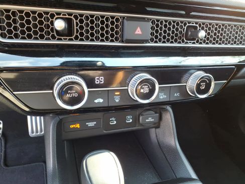 Used 2025 Honda Civic Sport image 17