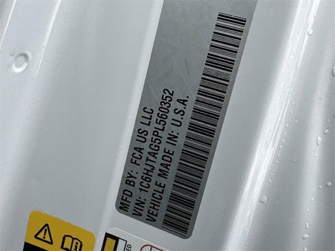 Used 2023 Jeep Gladiator Sport w/ Trailer Tow Package image 17