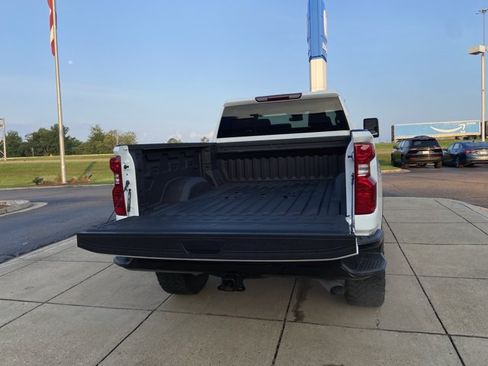 Used 2025 Chevrolet Silverado 2500 Custom AWD/4WD image 26