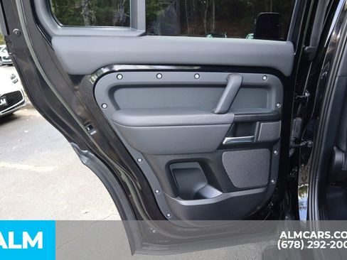 Used 2023 Land Rover Defender 110 V8 image 22