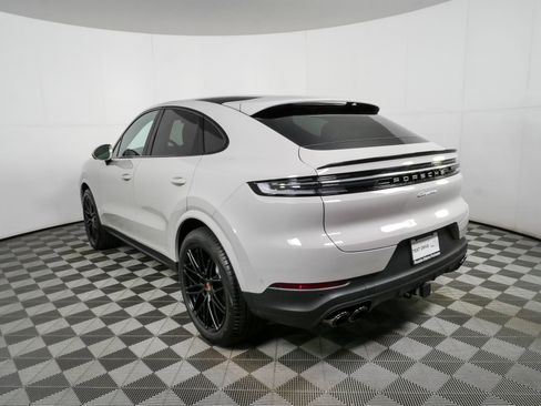 New 2026 Porsche Cayenne Coupe AWD/4WD image 3