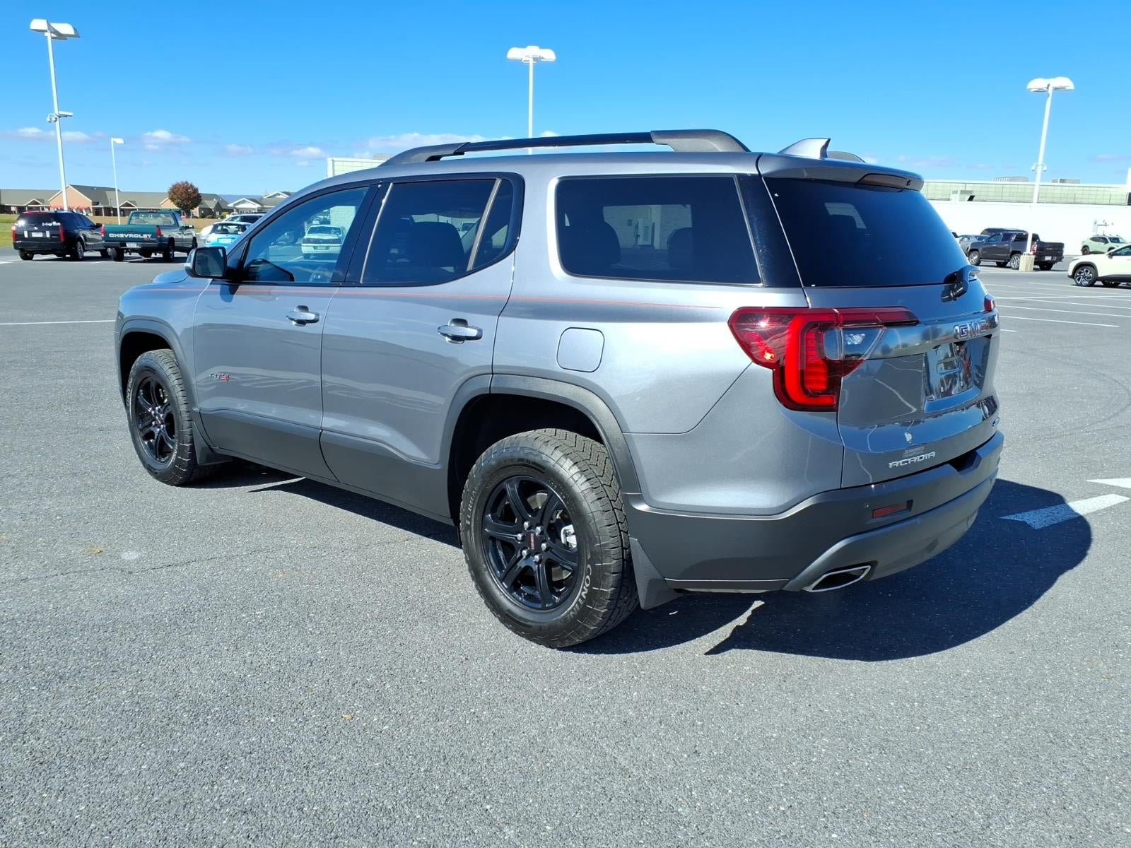 Certified 2022 GMC Acadia AT4 w/ Technology Package AWD/4WD image 6