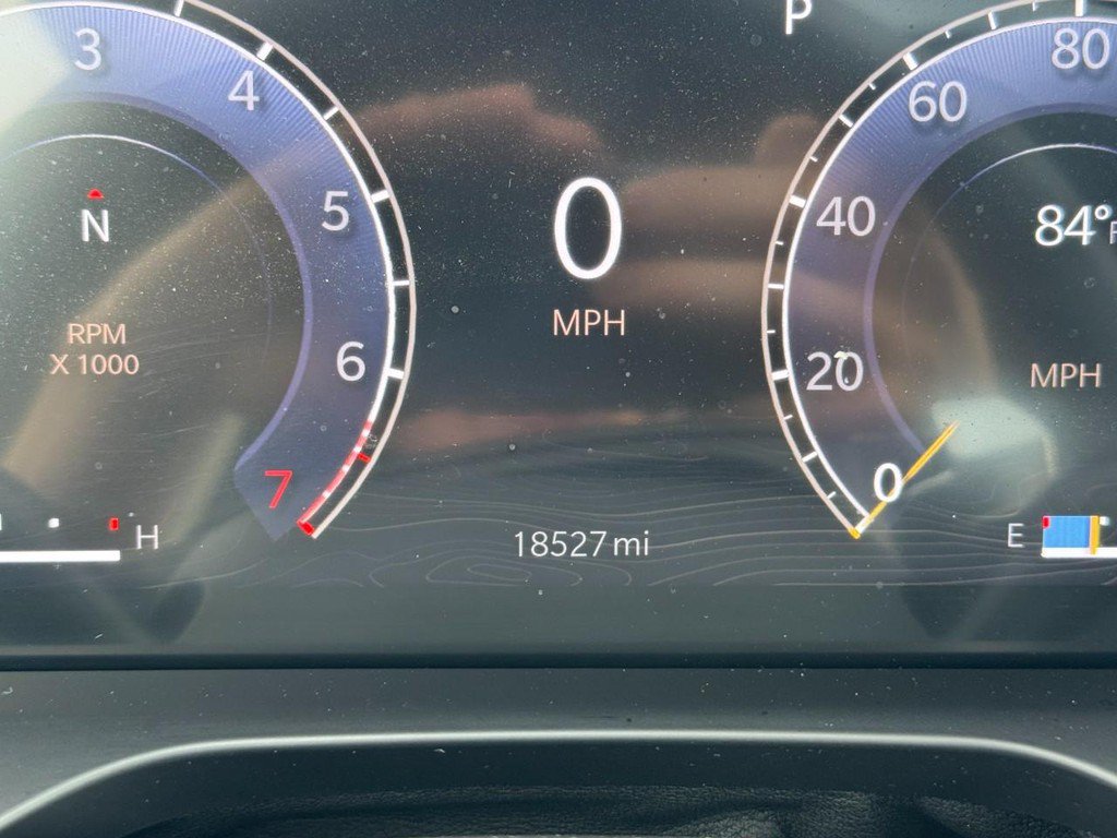Used 2025 Jeep Grand Cherokee Altitude AWD/4WD image 14